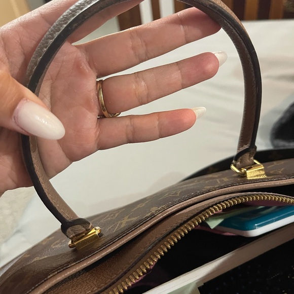 Authentic Louis Vuitton Pallas MM - Picture 6 of 15